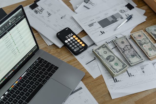 Tips on Saving Money on Apparel